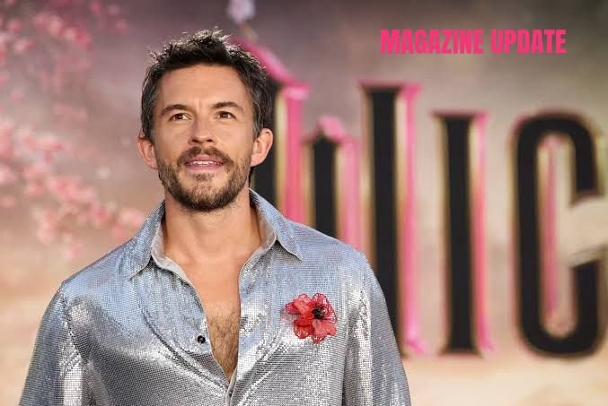 Jonathan Bailey Height